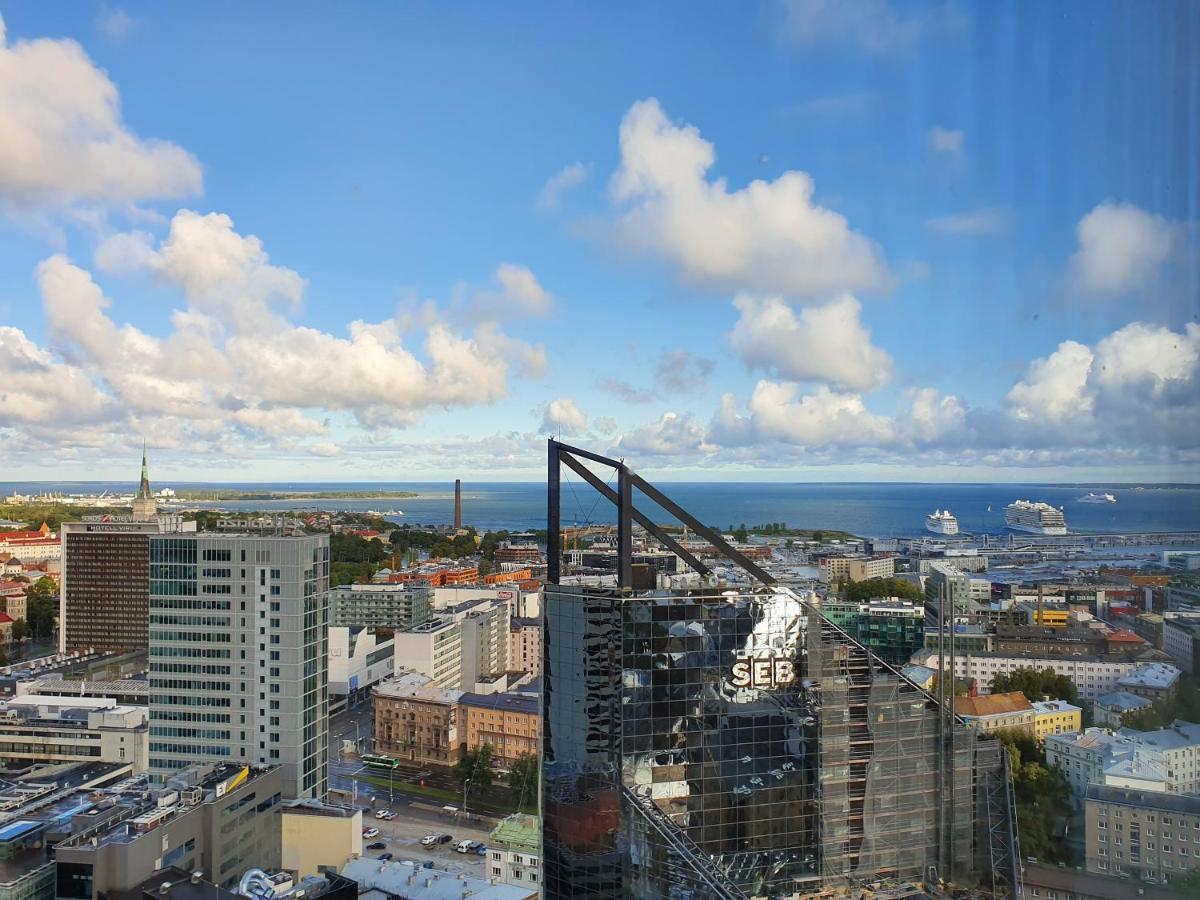 Skyview Suite - Breathtaking Views From Bed And From Jacuzzi. City Center Skyscraper Upper Floors Tallinn Exterior photo